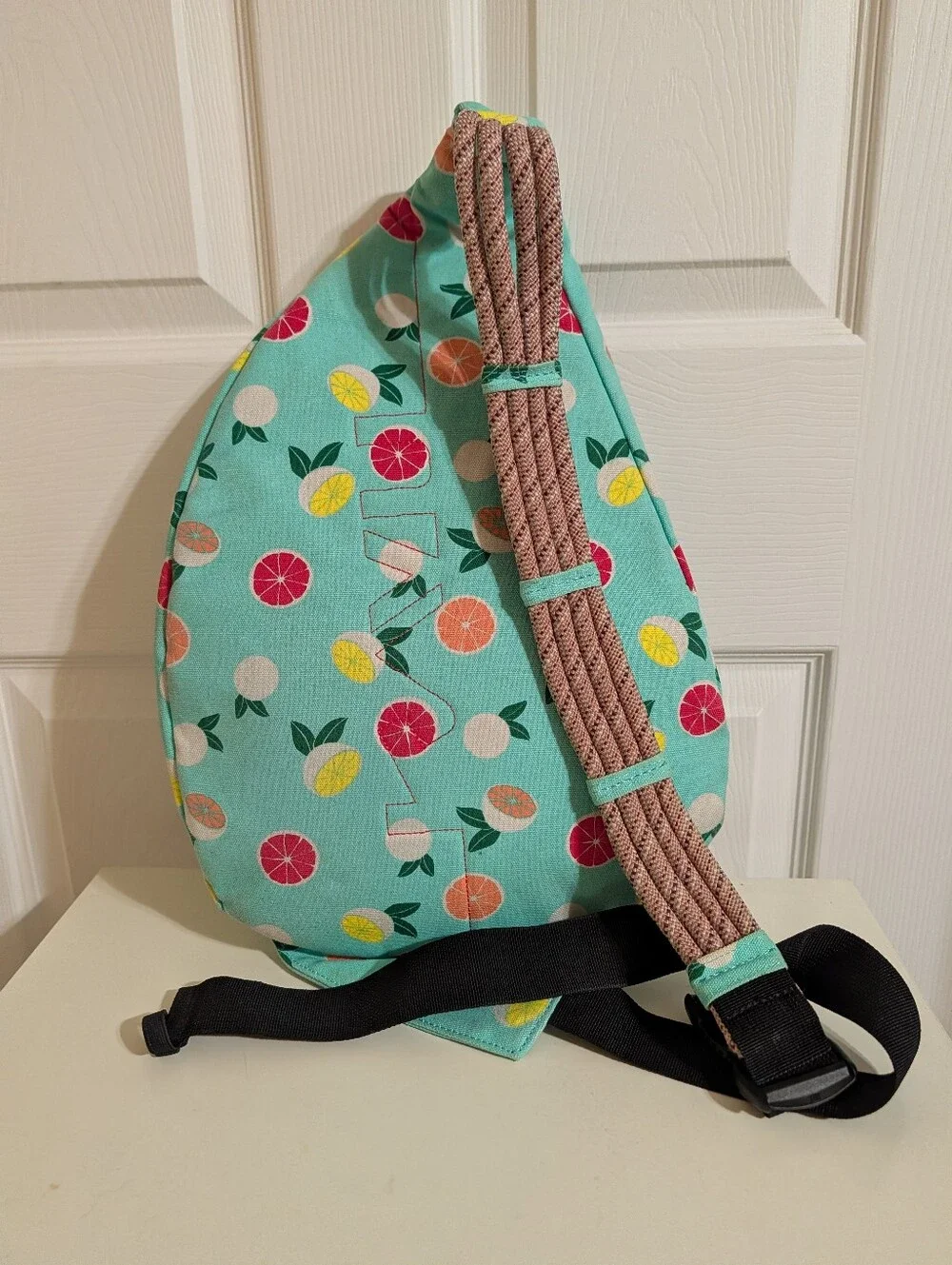 Kavu sling bag, citrus print